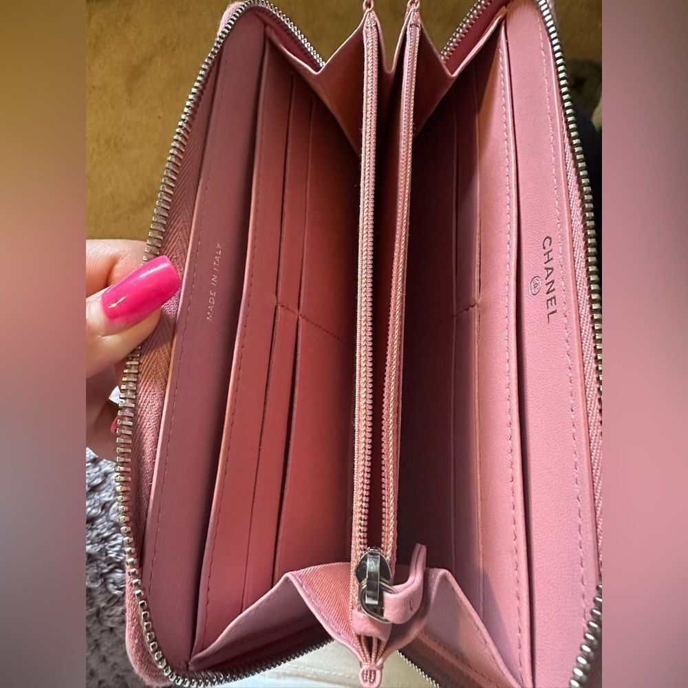 Sale! š„Authentic ChanelāPink Camelia Wallet - Picture 2 of 6